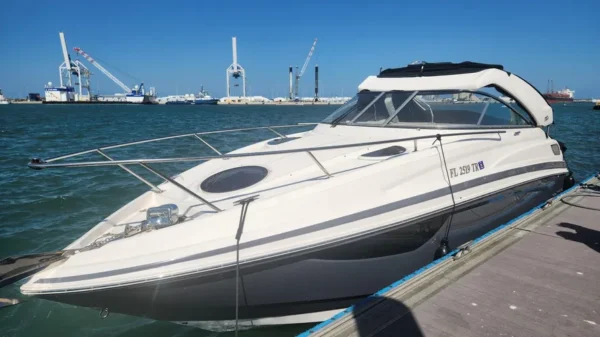 THIS IS REGAL! A 28 EXPRESS POWER CRUISER