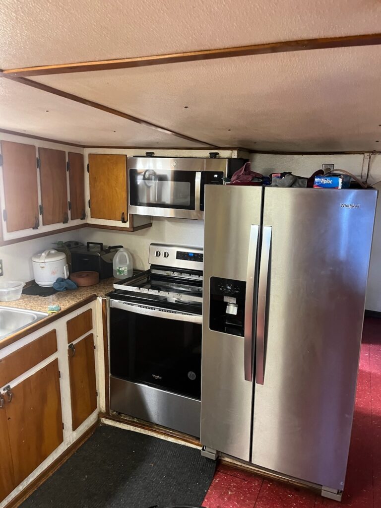 TS-033 GALLEY FRIDGE – East Coast Marine Ship Brokers